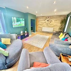 Large Family With Hot Tub - Sky Sports - Water Bed - Free Parking Bournemouth